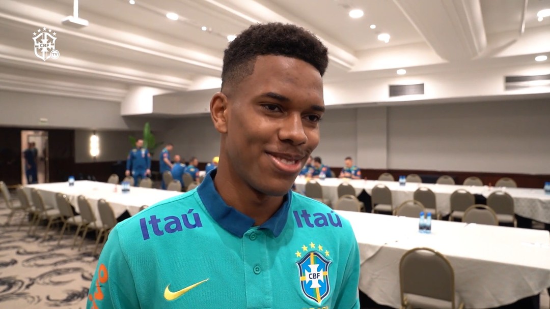 Estêvão se diz nervoso em primeira vez na Seleção e admite: "Não achei que seria tão rápido"