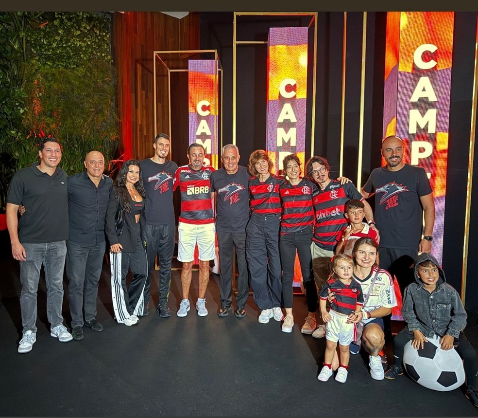 Família de Tite em festa de comemoração do título Carioca do Flamengo — Foto: Reprodução / Arquivo pessoal