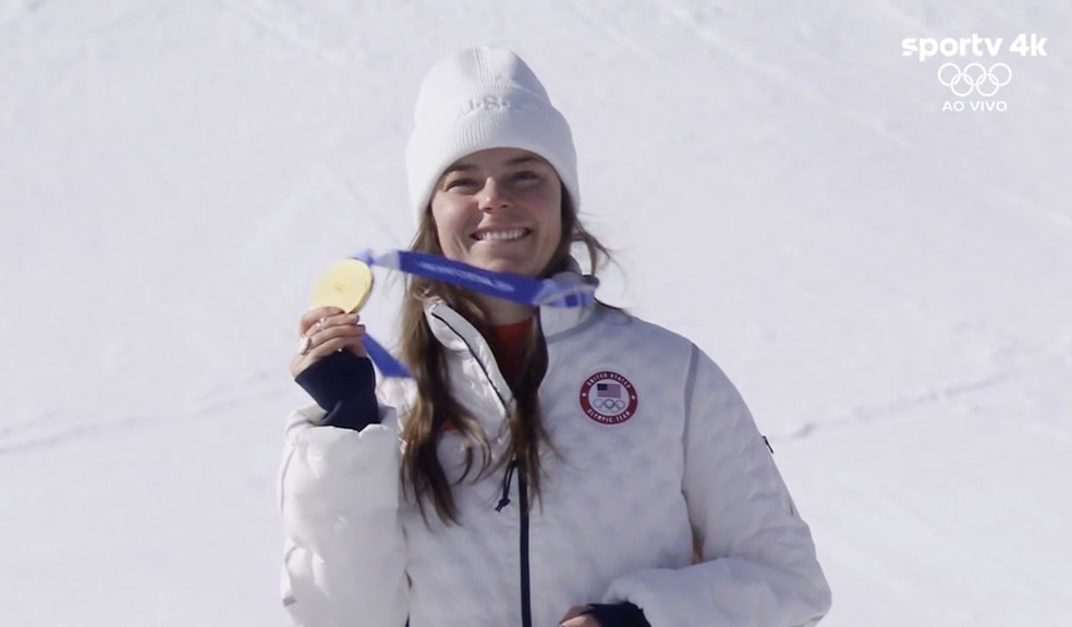 Breezy Johnson é campeã olímpica no esqui downhill — Foto: Reprodução
