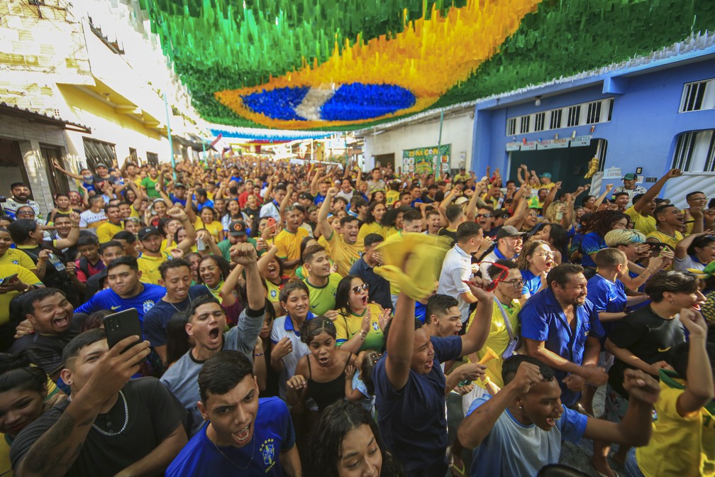 Festa da torcida com vitória da Seleção em uma das "Ruas da Copa"; confira  em imagens | Ge