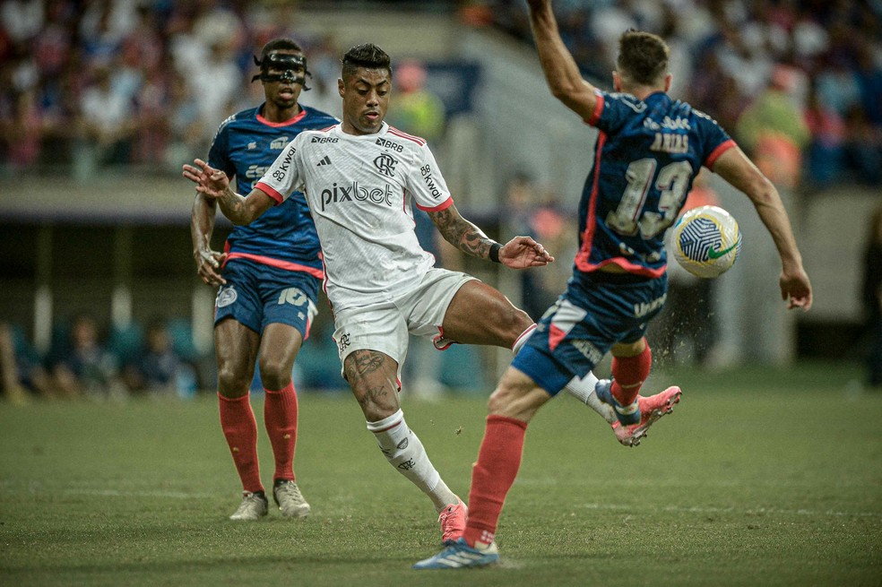 Bruno Henrique em Bahia x Flamengo — Foto: Jhony Pinho/AGIF