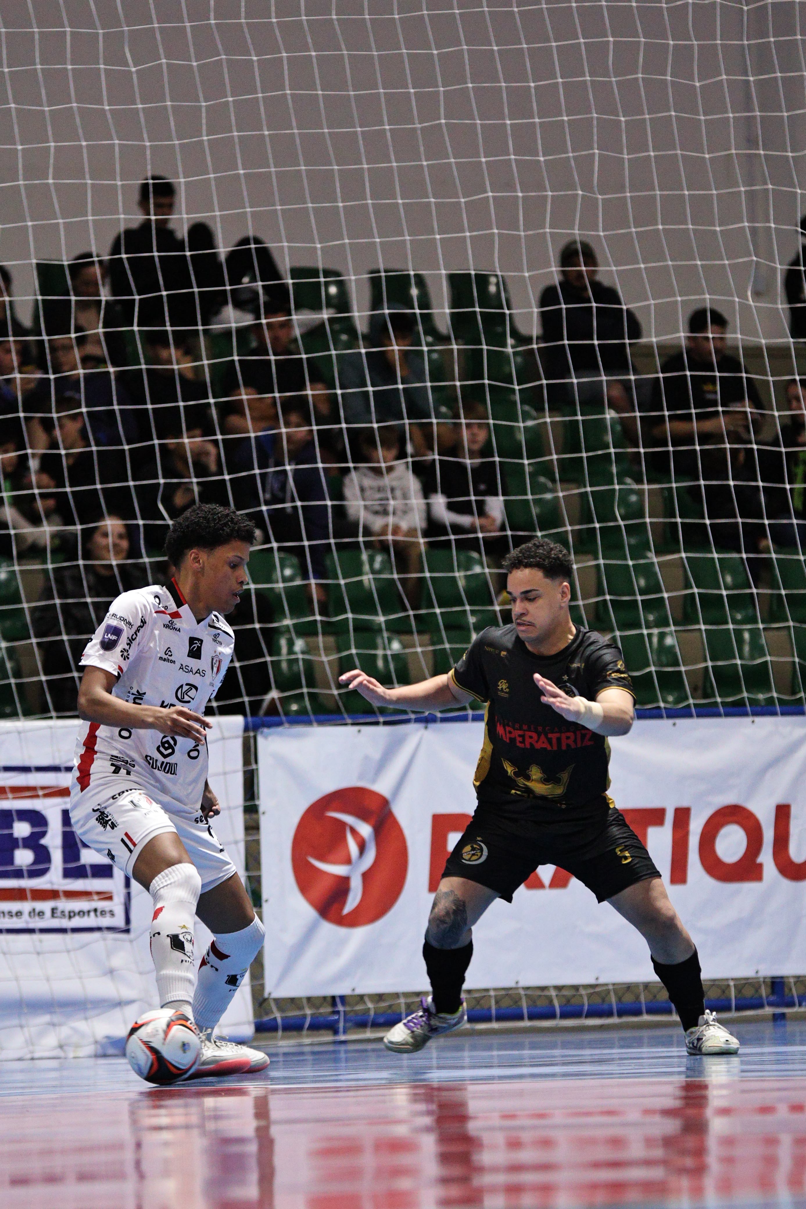 Joinville goleia Florianópolis pelo Catarinense de Futsal