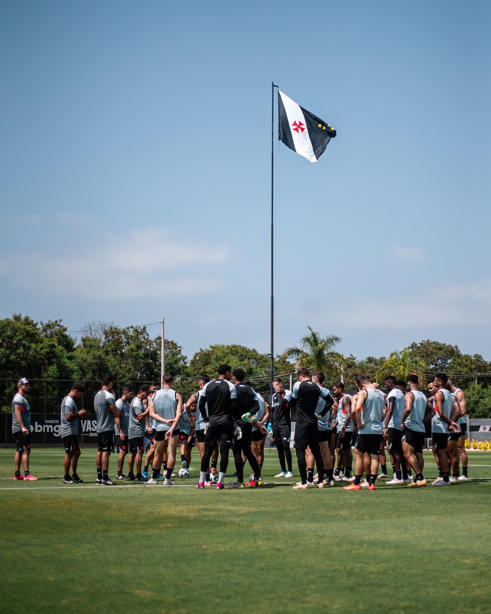 Treino do Vasco nesta sexta-feira, no CT Moacyer Barbosa — Foto: Leandro Amorim / Vasco