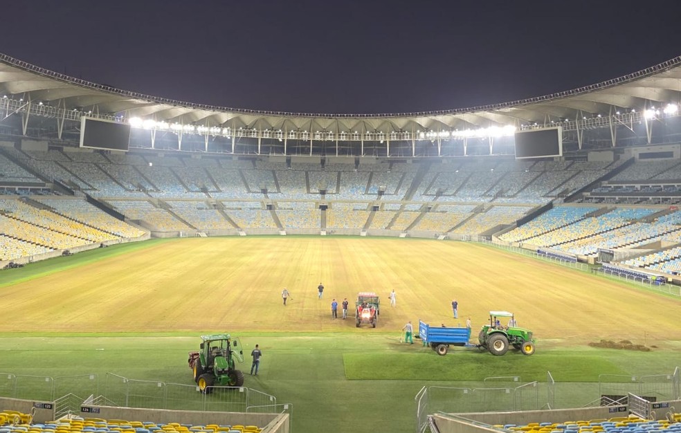 Fase 1 da manutenção do gramado do Maracanã — Foto: Reprodução