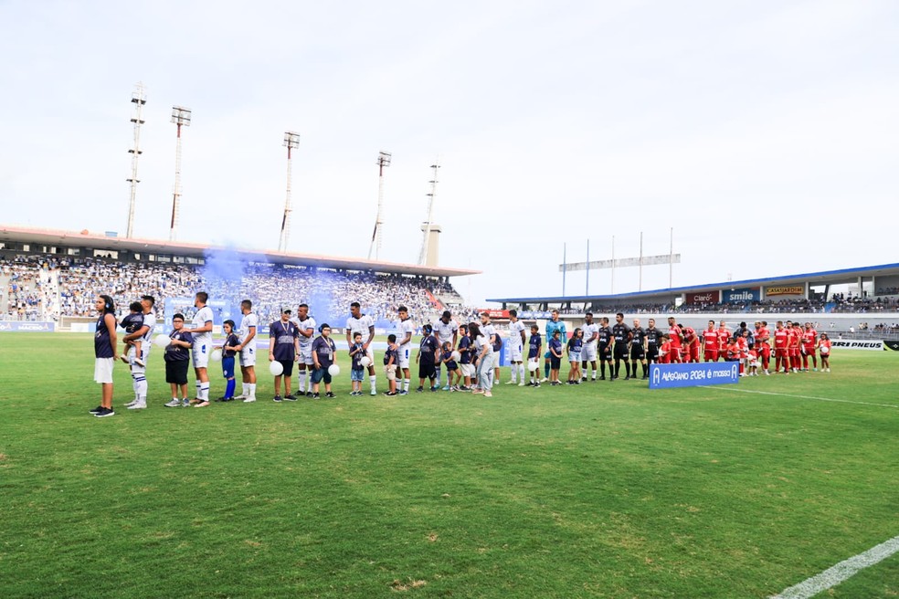 CSA e CRB antes do clássico deste ano no Rei Pelé — Foto: Ailton Cruz