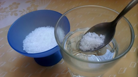 Água com sal integral faz bem? Melhora o desempenho esportivo?