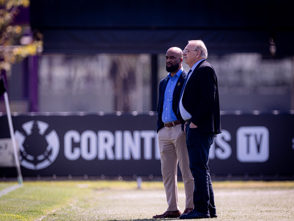 Fabinho Soldado, executivo de futebol, e Osmar Stabile, presidente do Corinthians, no CT Dr. Joaquim Grava &mdash; Foto: Rodrigo Coca/Ag&ecirc;ncia Corinthians