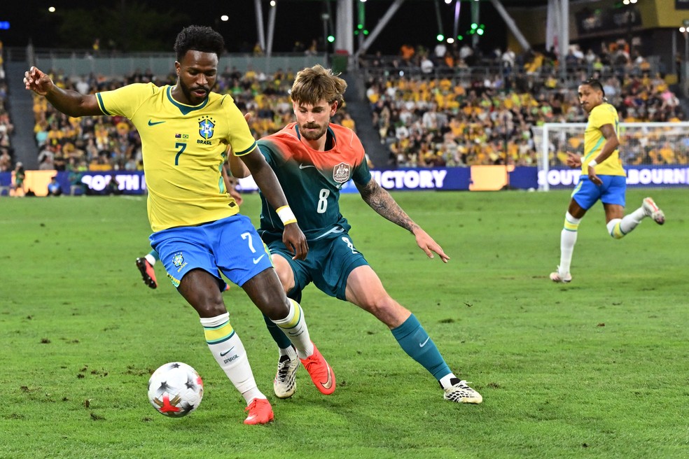 Vini Jr. em ação em Brasil x Austrália — Foto: SAEED KHAN