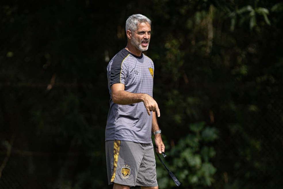 Rodrigo Santana, técnico do Amazonas.