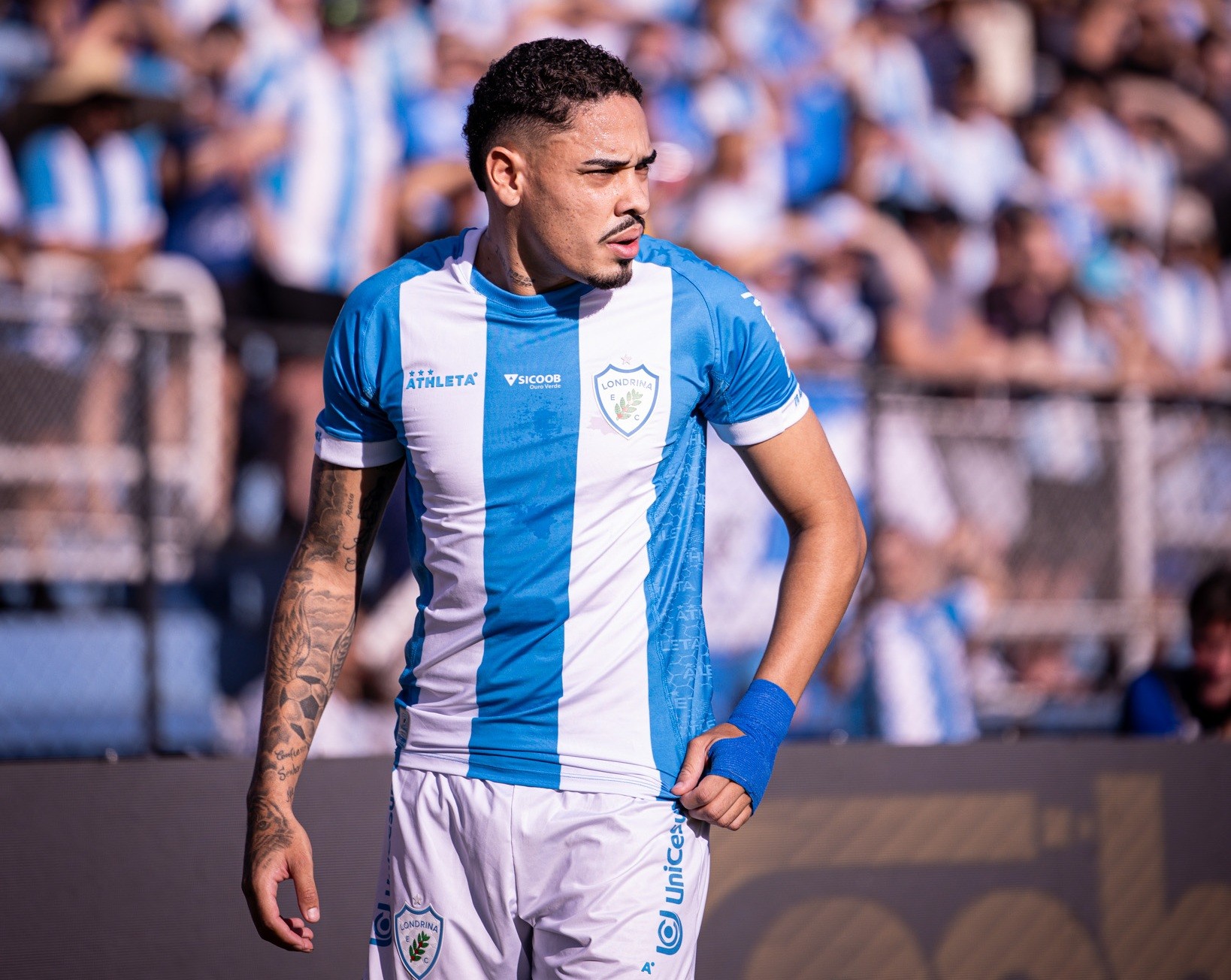 Londrina acerta empréstimo do atacante Iago Teles para clube do Japão; veja detalhes