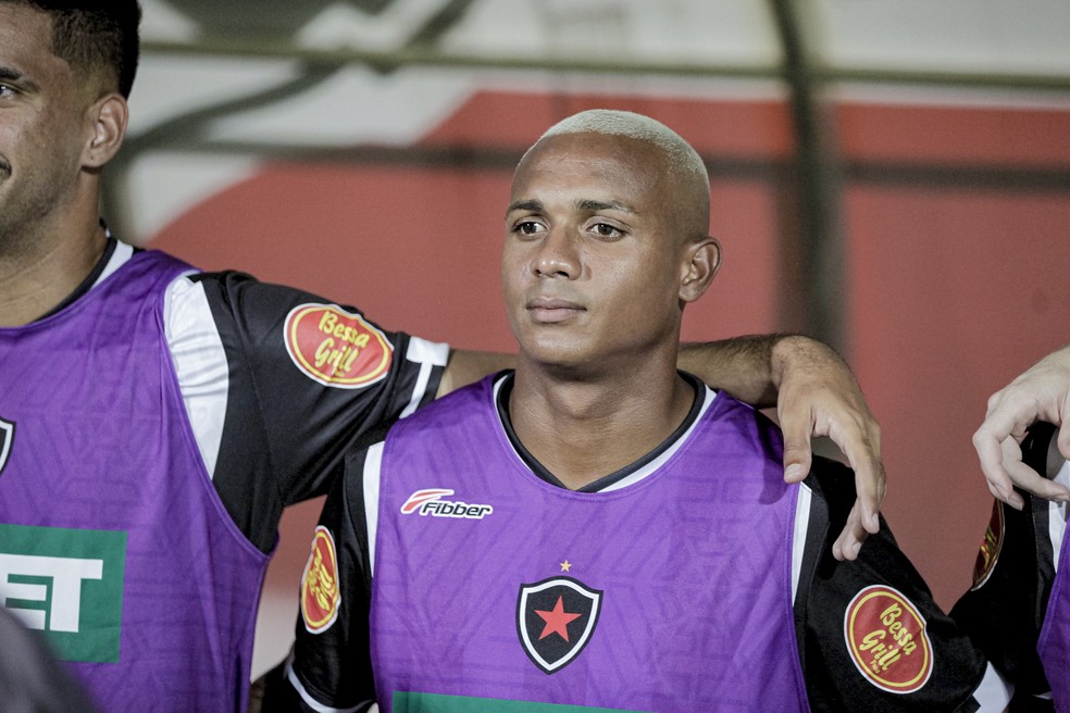 Igor Goularte, quando defendia o Botafogo-PB — Foto: Cristiano Santos / Botafogo-PB