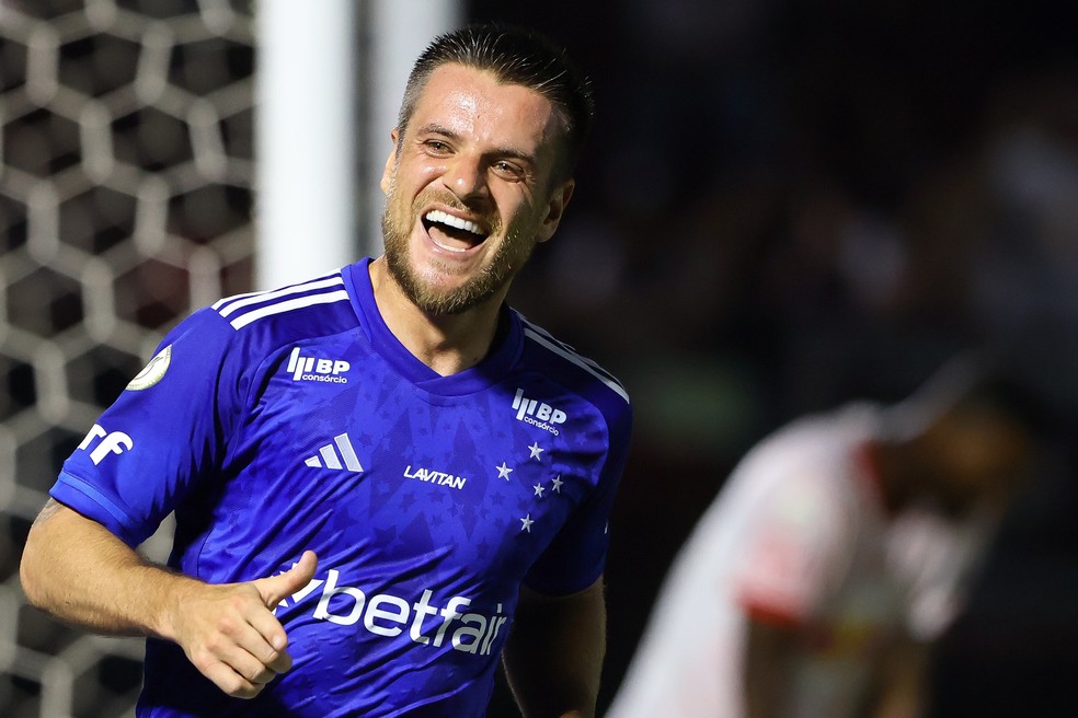 Ramiro comemora gol pelo Cruzeiro — Foto: Joisel Amaral/AGIF