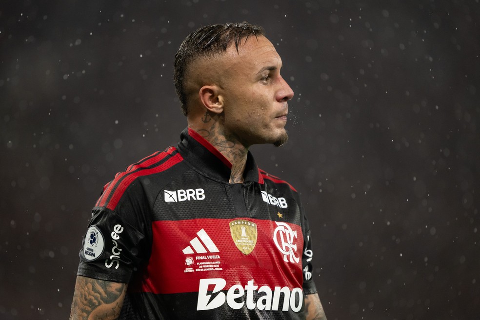 Everton Cebolinha, do Flamengo, durante partida contra o Lan�s, pela Recopa. � Foto: Jorge Rodrigues/AGIF