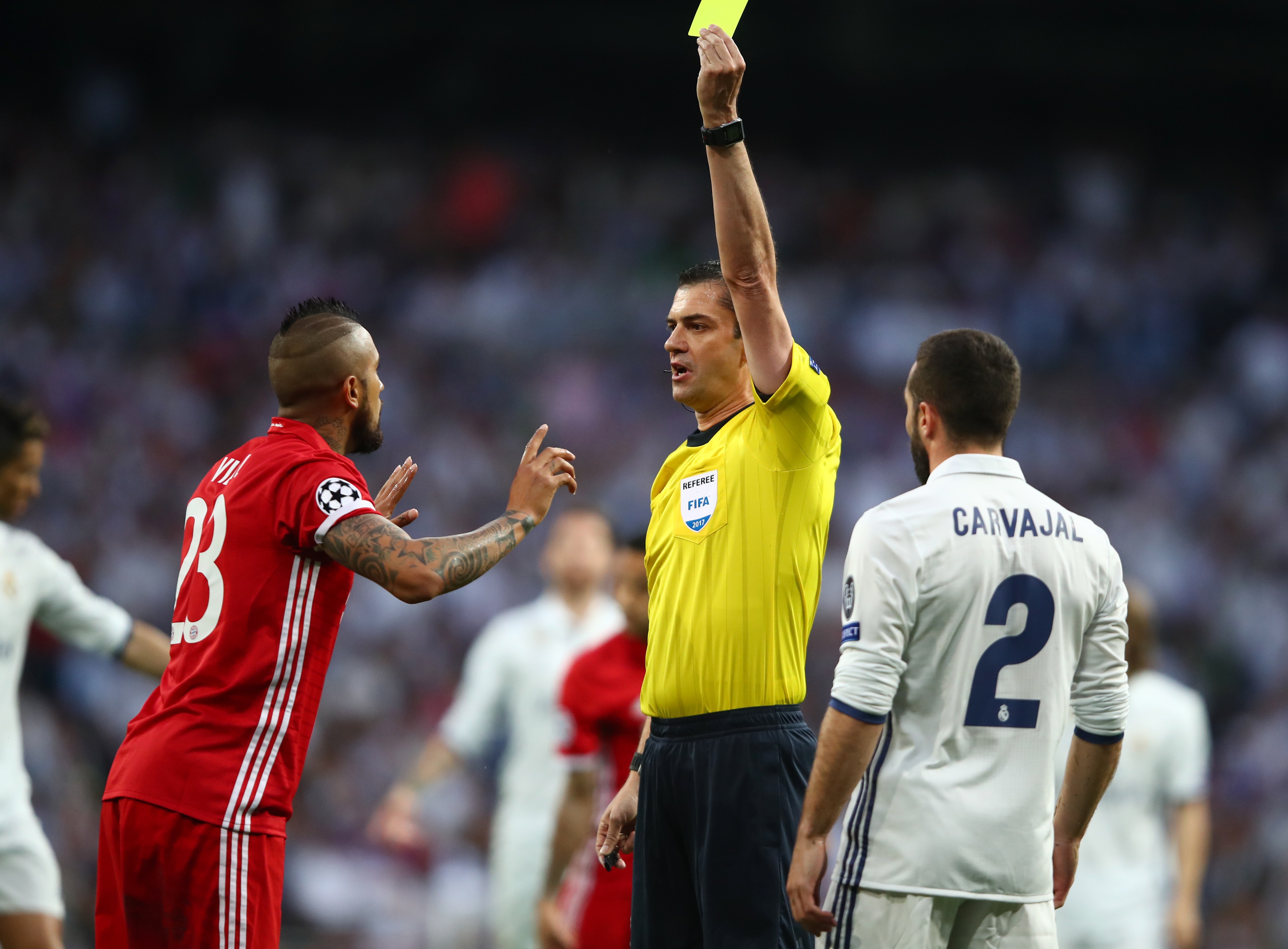 Vidal dispara: VAR foi 'inventado' para frear o Real Madrid na Champions