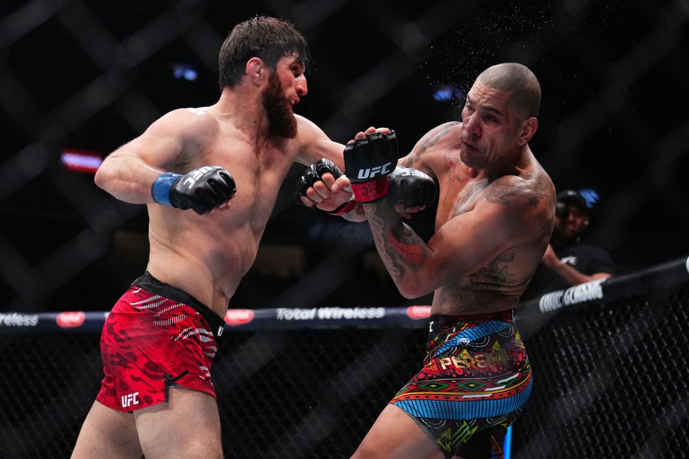 Magomed Ankalaev venceu Alex Poatan por decisão unânime — Foto: Chris Unger/Zuffa LLC