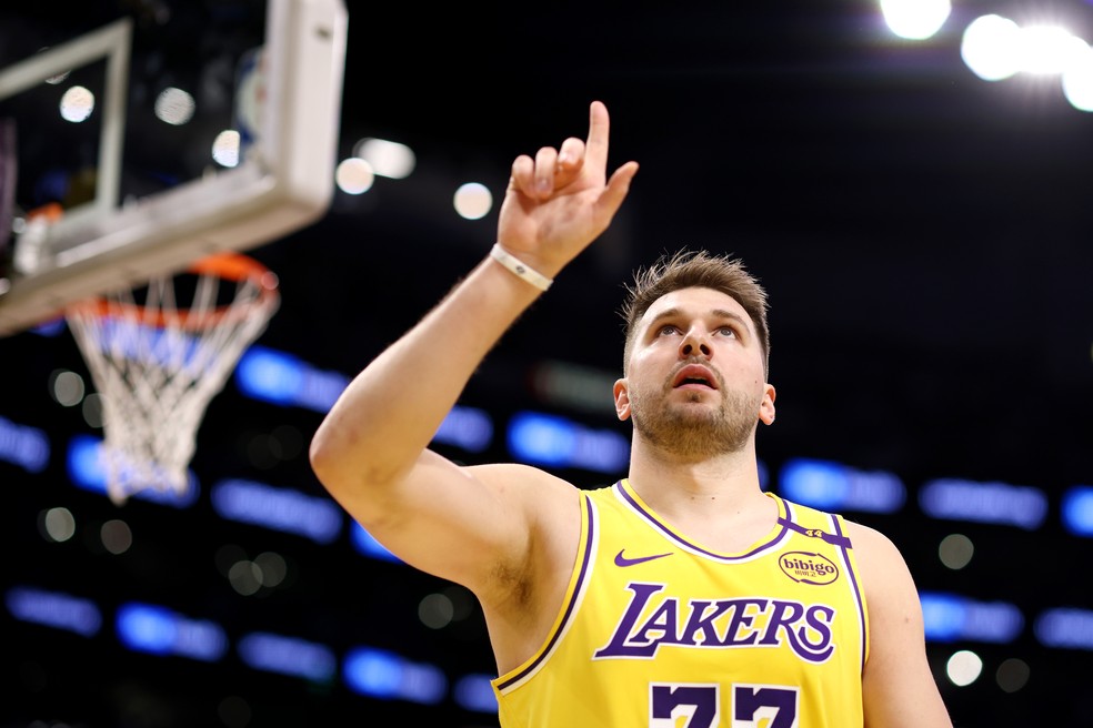 Luka Doncic brilha contra o Denver Nuggets — Foto: Katelyn Mulcahy/Getty Images