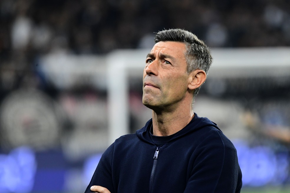 Pedro Caixinha decide agir para afastar fantasma em Santos x Palmeiras.