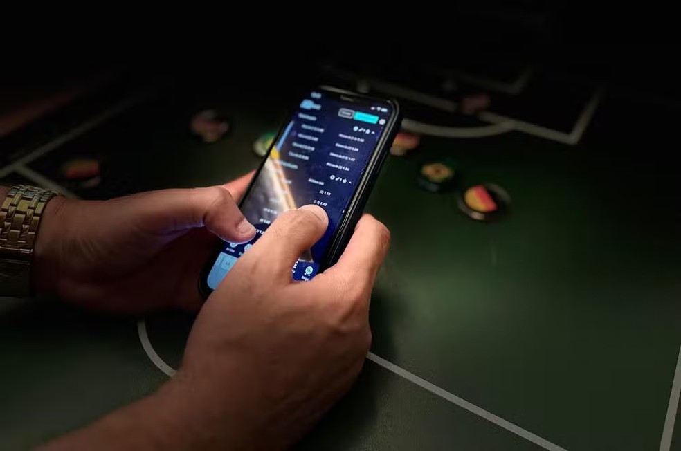 Número de pessoas com vício por apostas esportivas aumenta no Brasil  — Foto: Augusto César Gomes