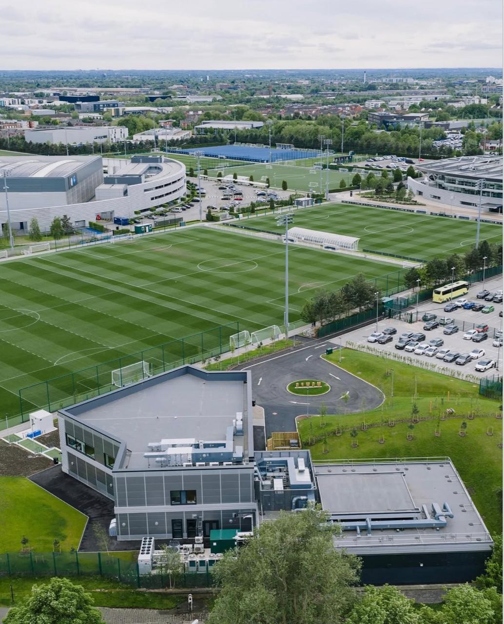 Manchester City inaugura CT de R$ 67 milhões para o time feminino; veja vídeo