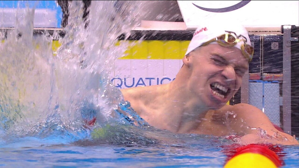 Un Français de 21 ans bat le record du monde de Michael Phelps |  nager
