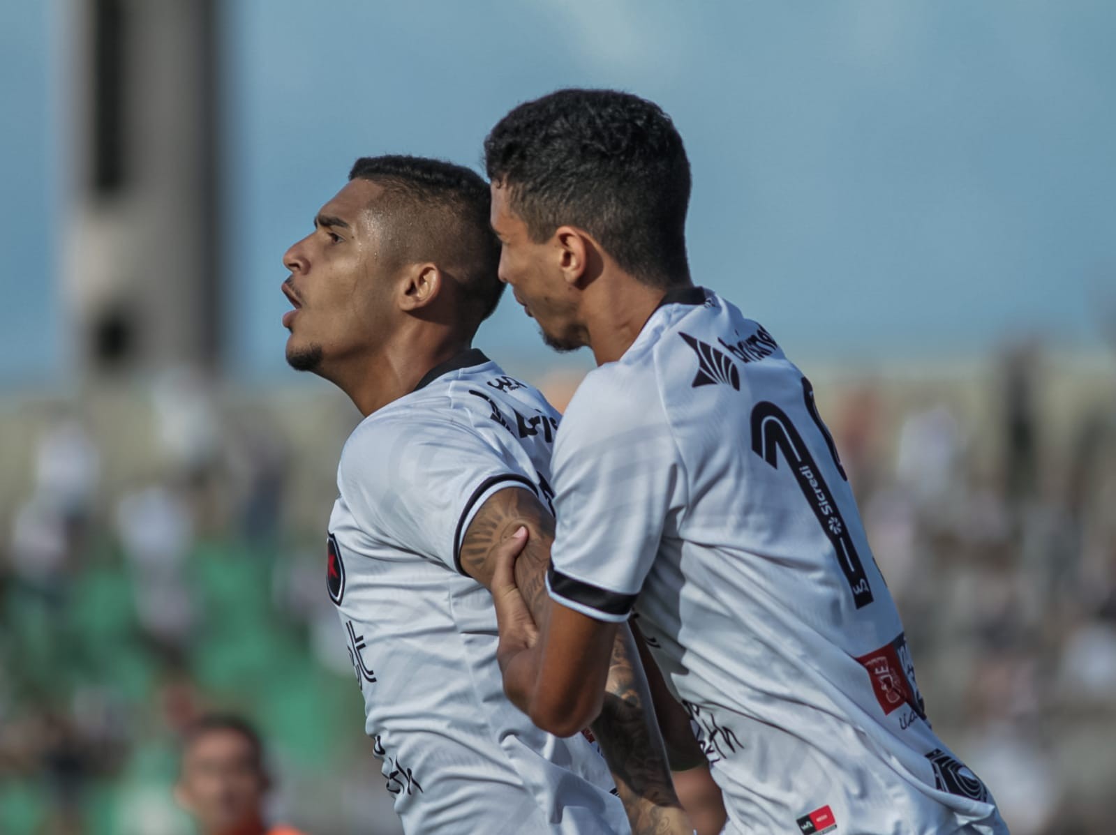 Santa Cruz avança pela contratação de zagueiro Gabriel Yanno, do ...