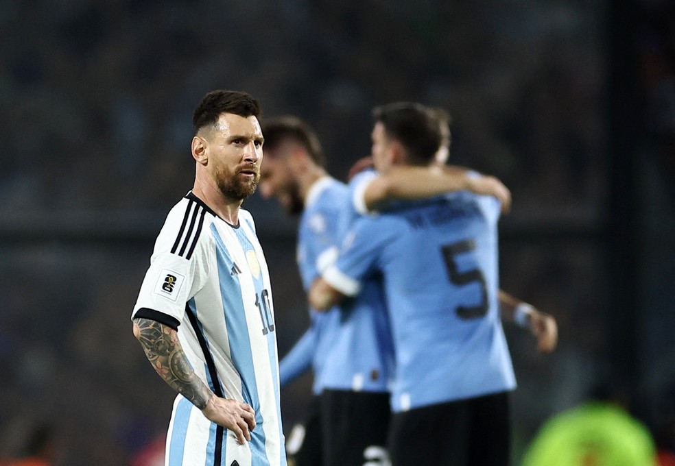 Messi Argentina Uruguai — Foto: Reuters