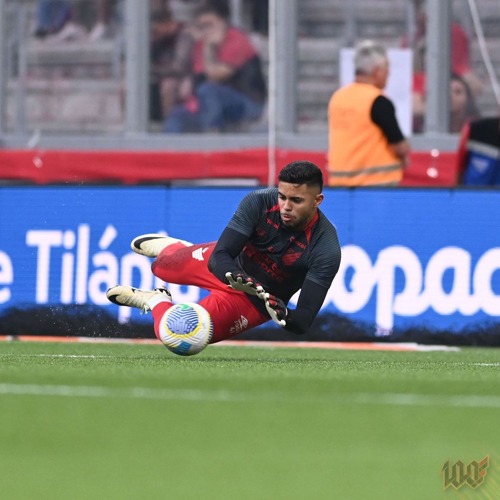 Mycael, goleiro do Athletico, deve ser titular nesta quarta-feira, contra o Vasco  — Foto: José Tramontin/Athletico