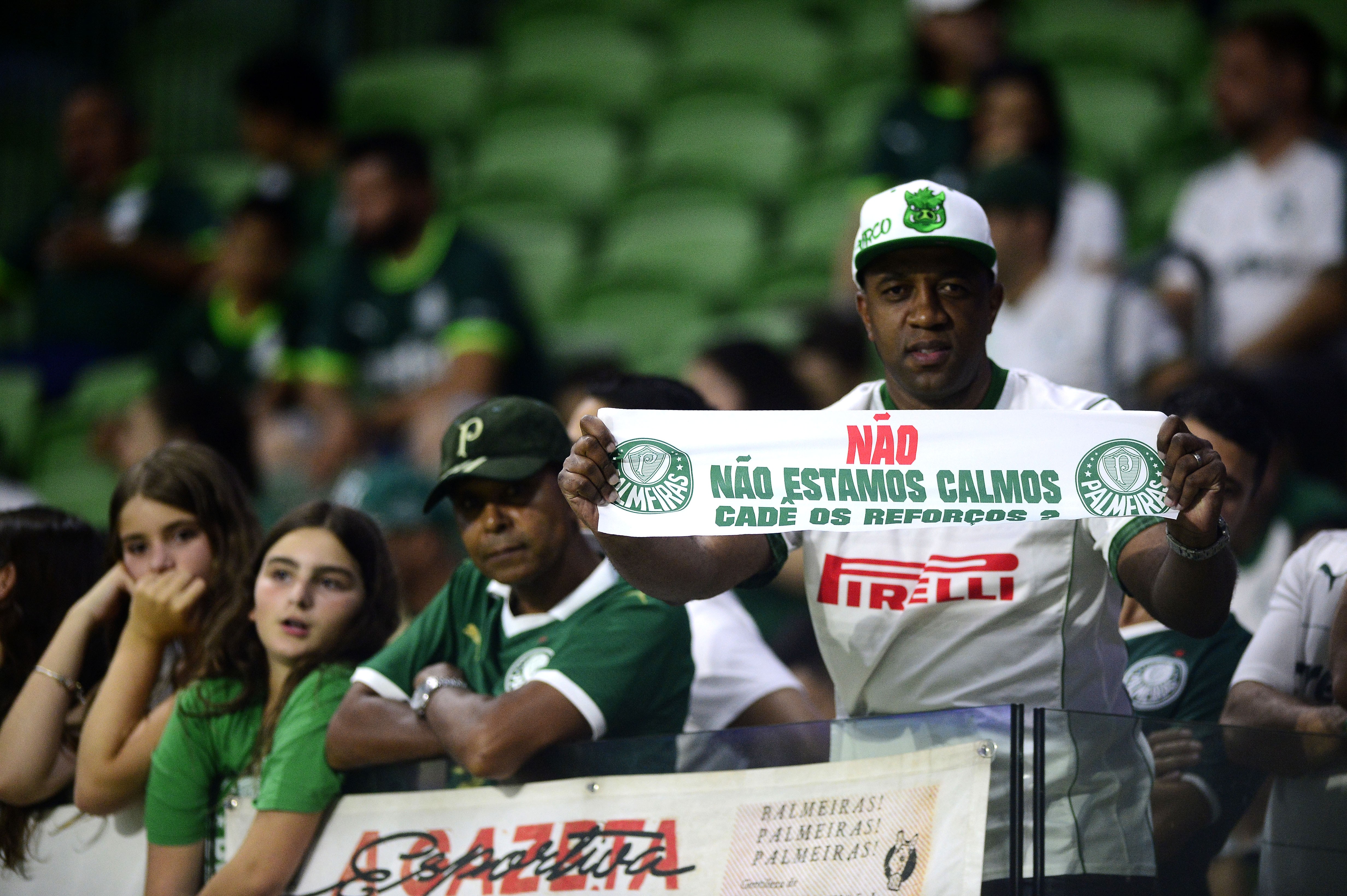 Allianz Parque registra baixo público e manifestações durante vitória crucial do Palmeiras