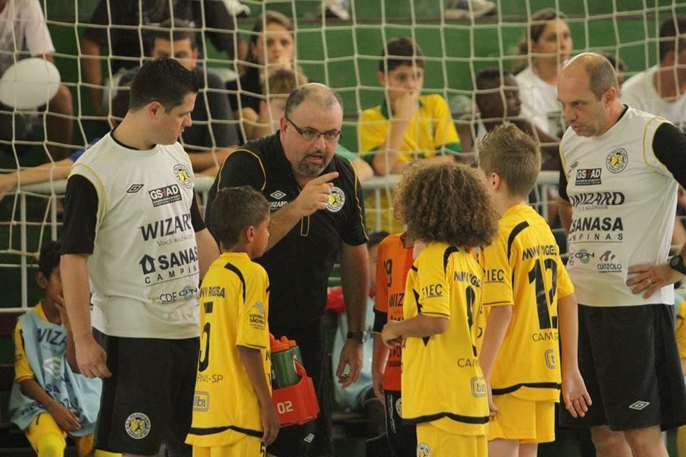 Guilherme Biro sob comando do técnico Jefferson Novaes no Pulo Futsal — Foto: Arquivo pessoal