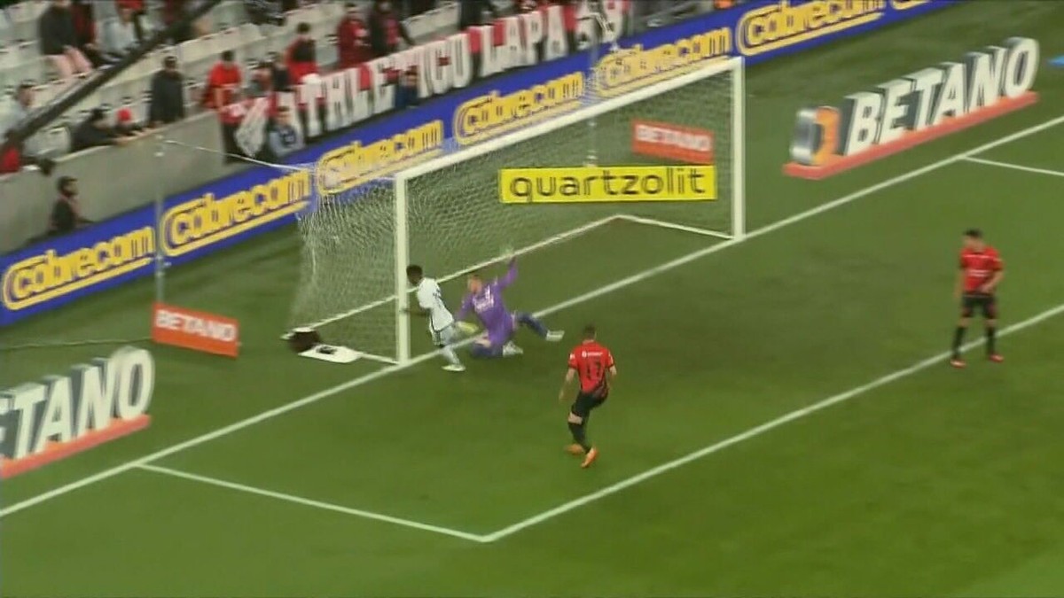 No Cruzeiro, Henrique Dourado perde espaço com Pepa e vive indefinição