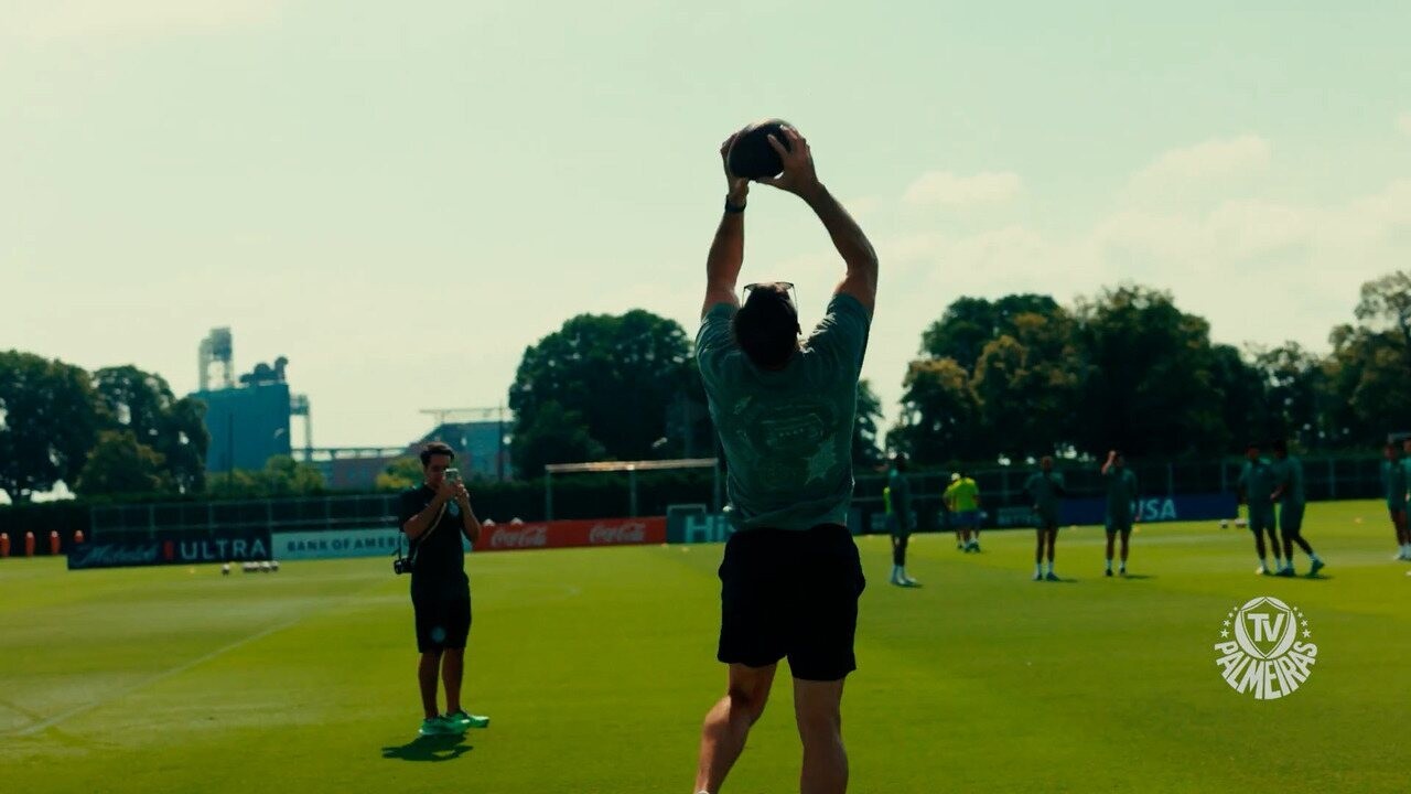 Troca de Presentes Entre Palmeiras e Eagles Reflete Parceria nos Bastidores do Clube