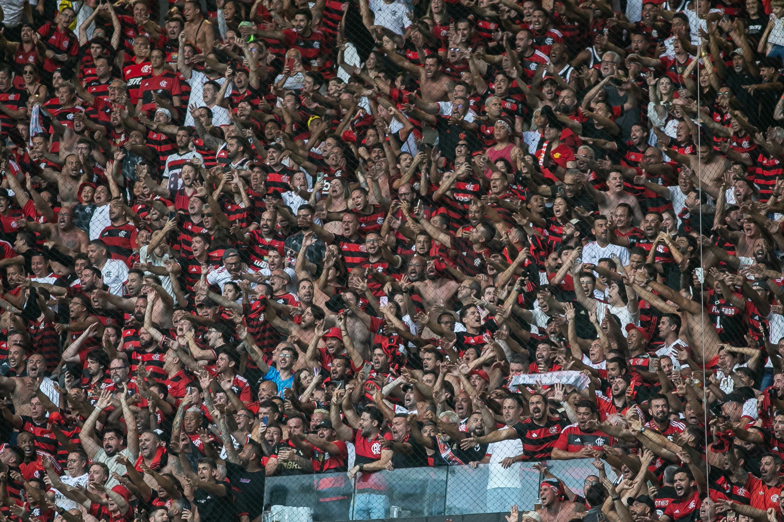 Torcedores empolgados preveem classificação do Flamengo em jogo contra o Atlético em BH