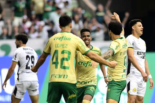 Destaques do Palmeiras: Flaco, Estêvão e Felipe Anderson brilham em goleada; notas.