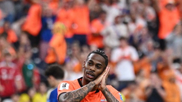 Holanda amplia contra Suécia