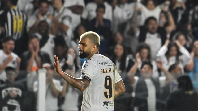 Gabigol em ação pelo Santos contra o Atlético-MG