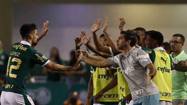 Treinador do Palmeiras defende coragem e ousadia no mercado: 