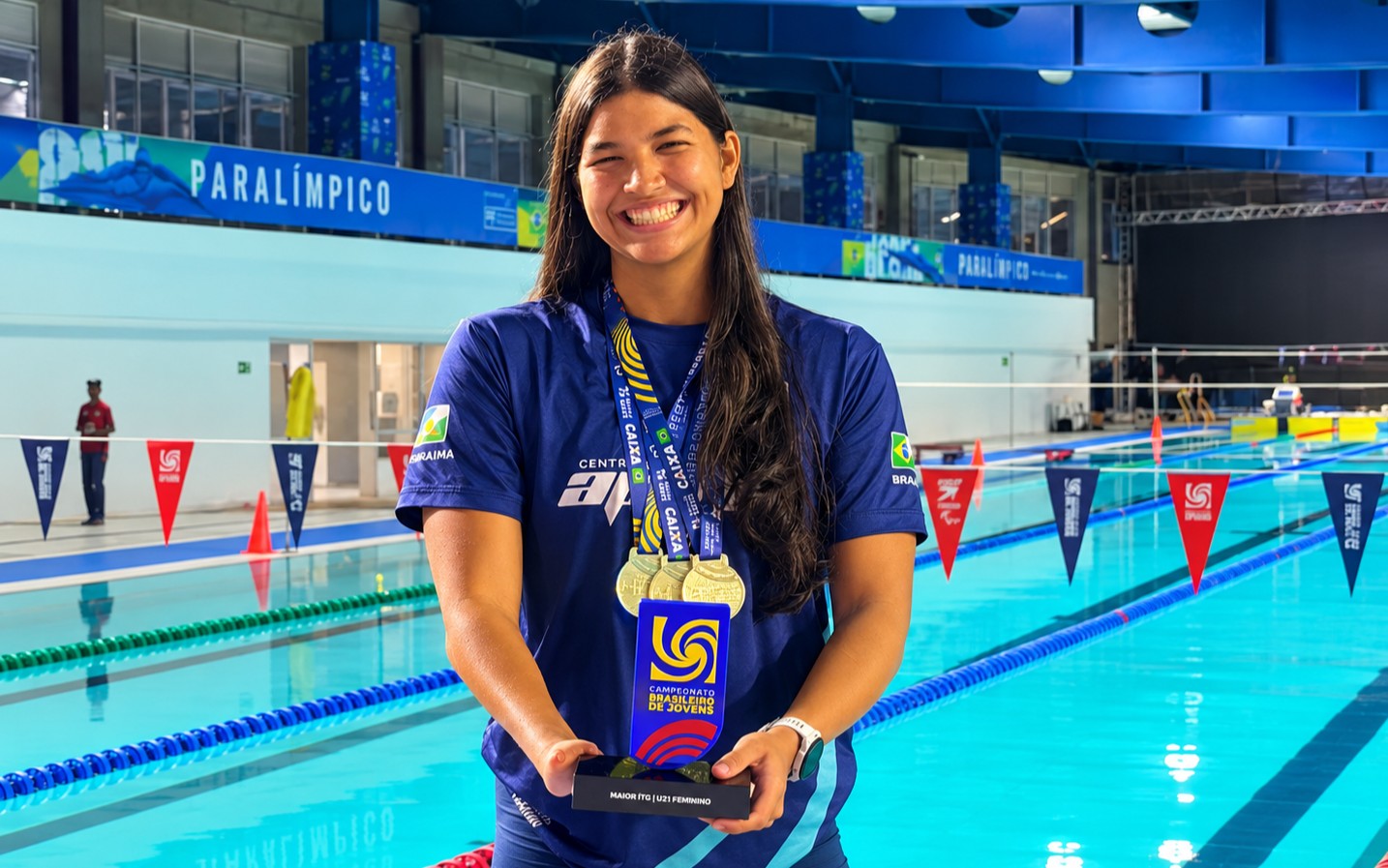 Maria Clara Andrade vence três provas e se destaca no Brasileiro de Jovens de Natação