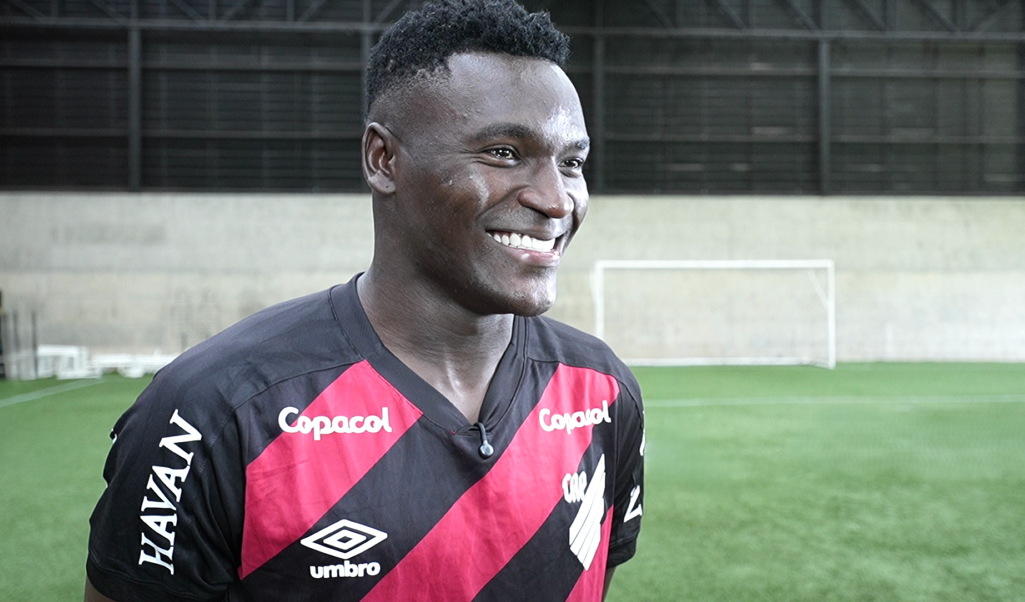 Artilheiro do Athletico se diz melhor centroavante do Brasil  | Ge