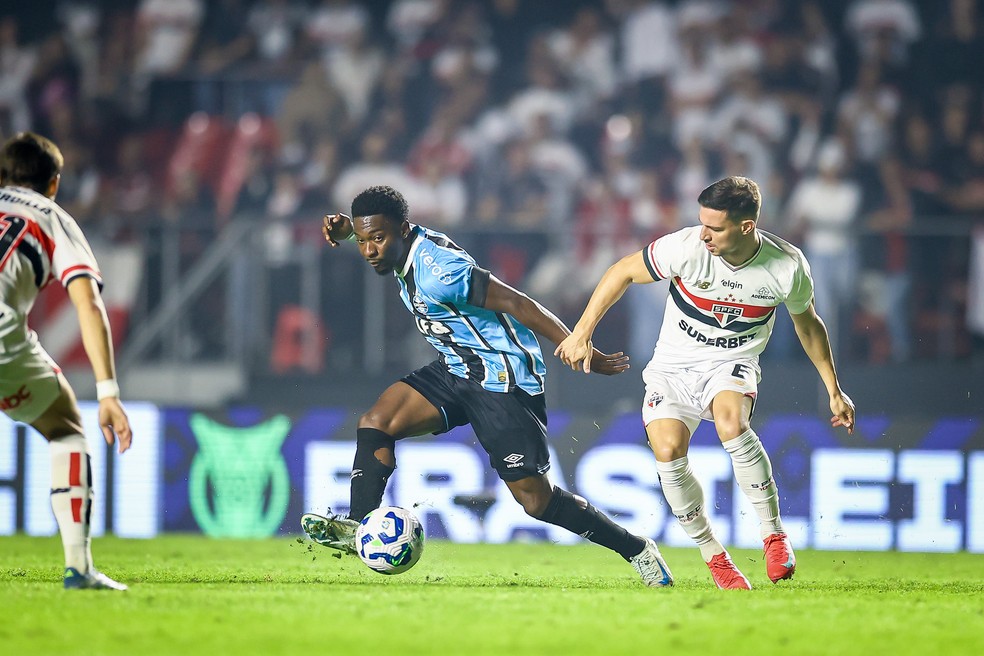 No primeiro turno, São Paulo venceu o Grêmio por 2 a 1 no Morumbi — Foto: Lucas Uebel/Grêmio