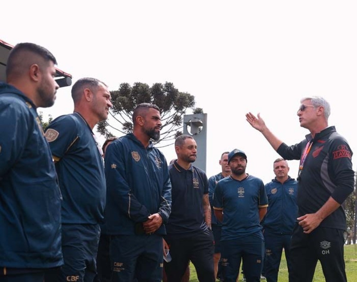 Odair Hellmann e diretor do Athletico dão aula em curso da CBF que tem ex-Grêmio e ex-Palmeiras