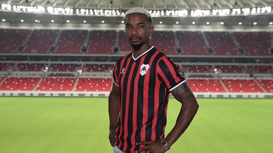 Vasco negocia a contratação de Thiago Mendes, volante ex-São Paulo