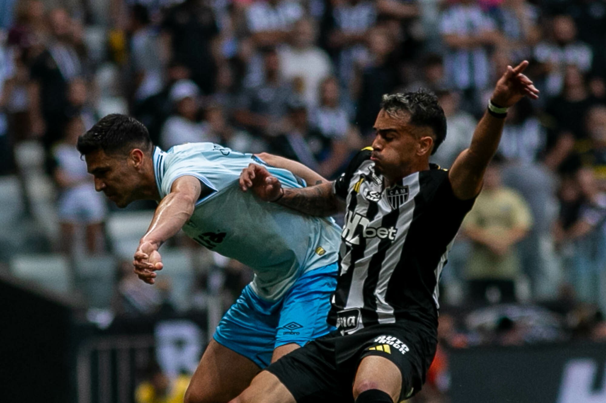 Análise: elenco volta a ser ponto de divergência no Atlético-MG