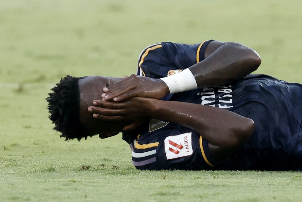 Vini Jr. em Almería x Real Madrid — Foto: REUTERS/Jon Nazca