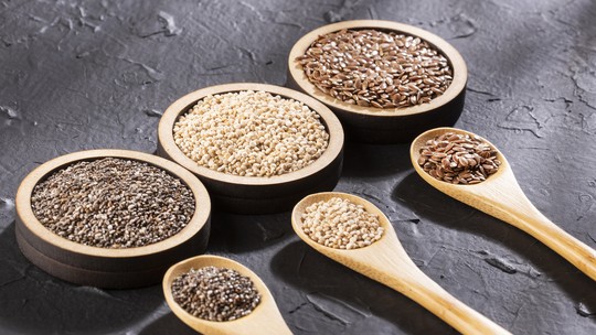 Chia, linhaça, gergelim: como incluir sementes na dieta
