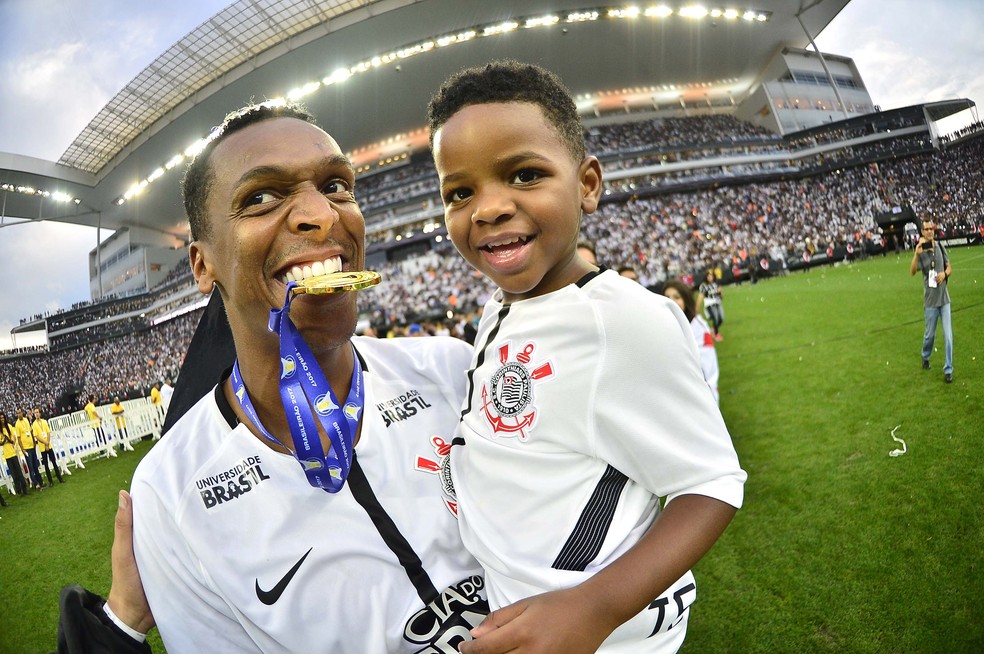 Revelam a lista de reforços que poderia chegar ao Corinthians para ser  campeão