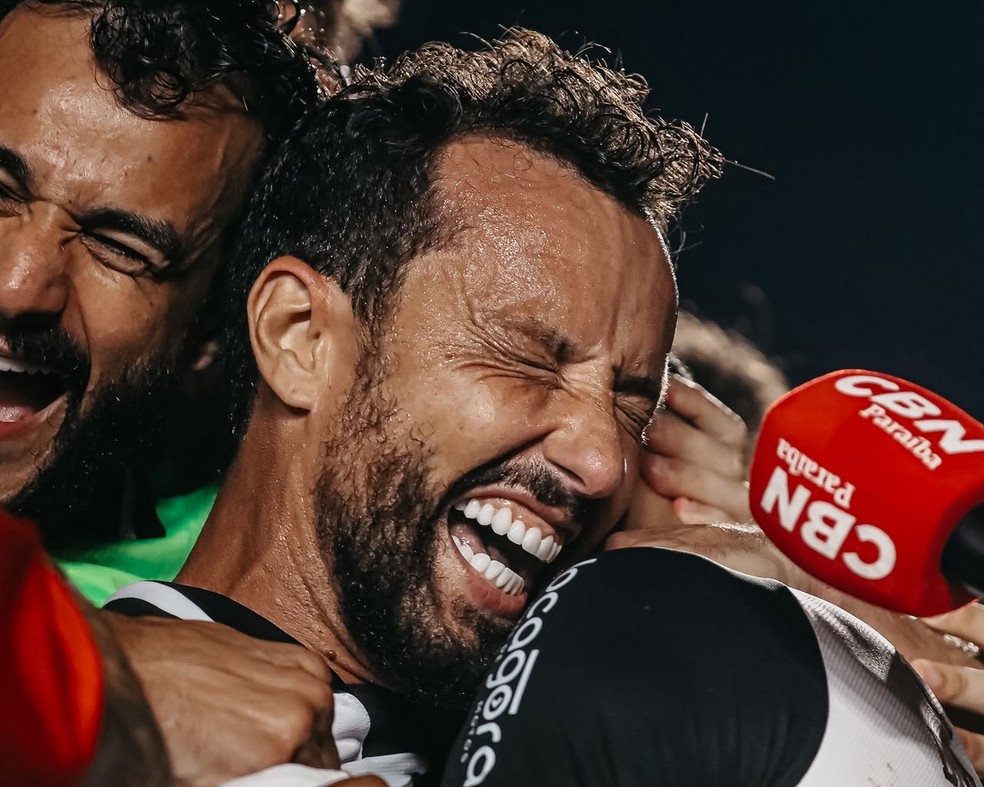 Nen&ecirc; lidera o Botafogo-PB na briga para disputar a S&eacute;rie B do Brasileir&atilde;o depois de 38 anos &mdash; Foto: Jo&atilde;o Neto/Botafogo-PB
