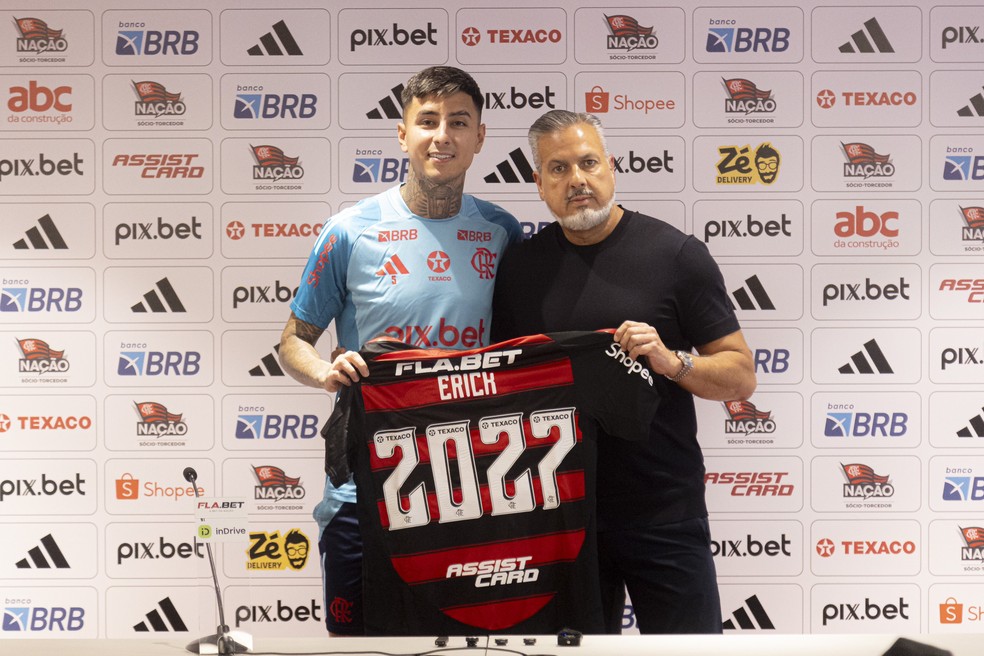 Pulgar e Jos� Boto no an�ncio da renova��o em 2025 � Foto: Adriano Fontes / CRF