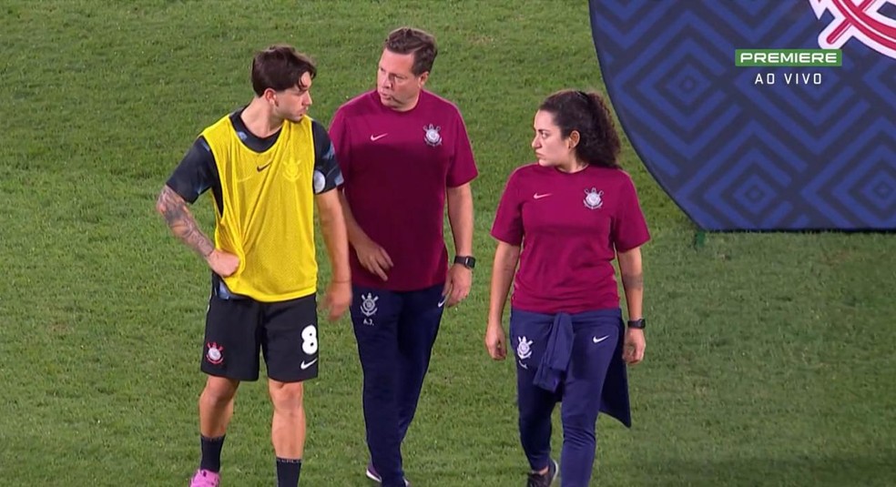 Garro sente dores em aquecimento e fica fora até do banco do Corinthians contra o Fluminense