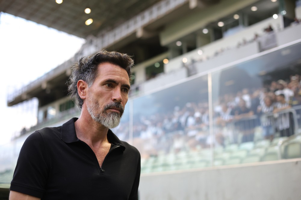 Eduardo Domínguez valoriza atuação do Atlético Mineiro e cita “motivação” pelo hepta no Mineiro