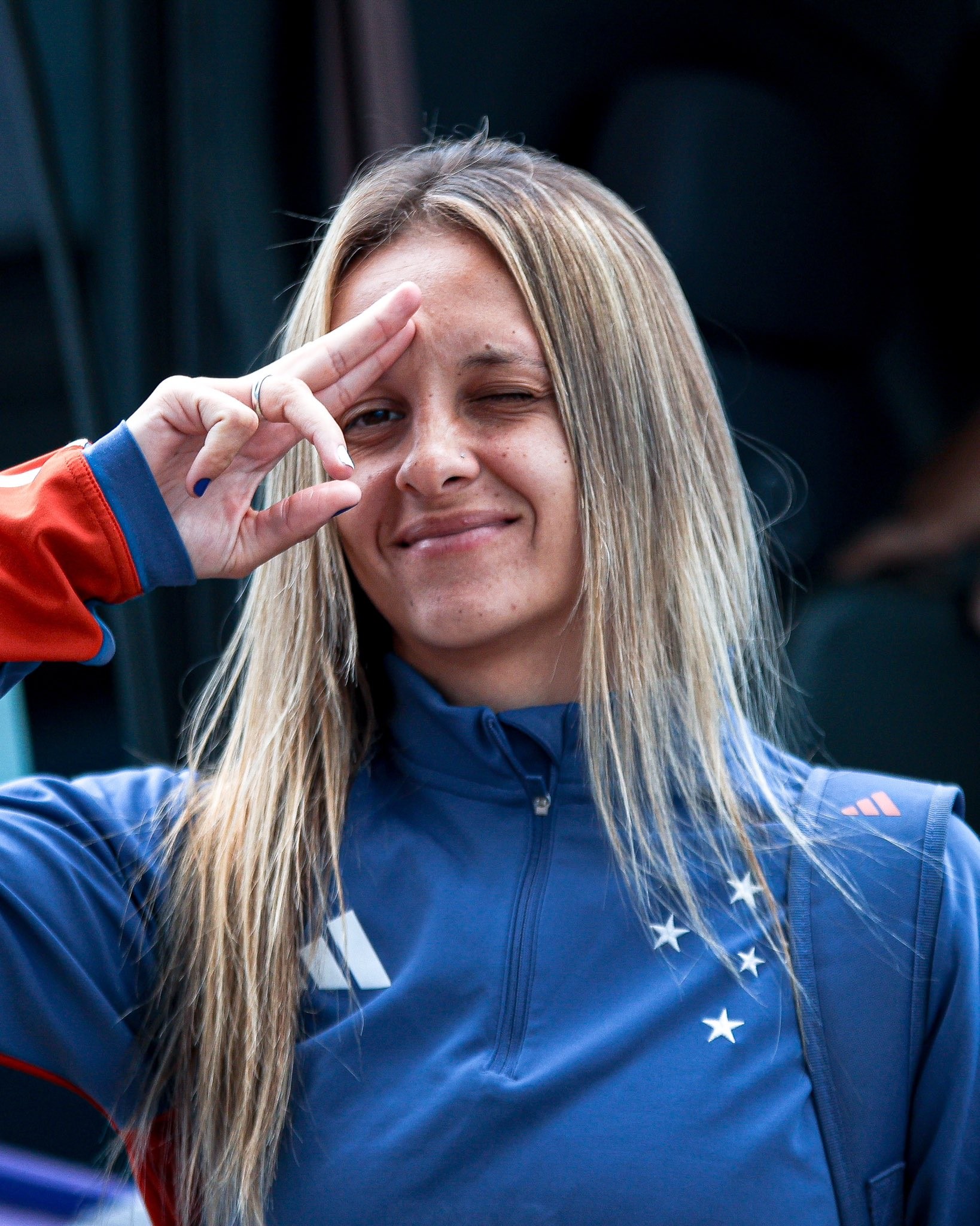 Zagueira do Cruzeiro se lesiona em retorno aos gramados; sai chorando do campo